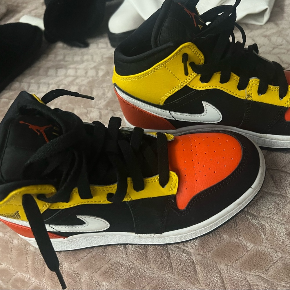 Kids Jordan 1 lows